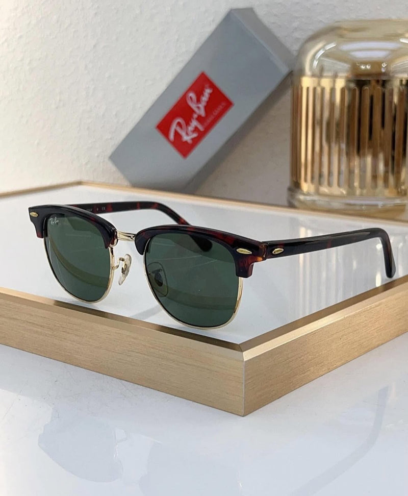 Ray-Ban Clubmaster Classic.