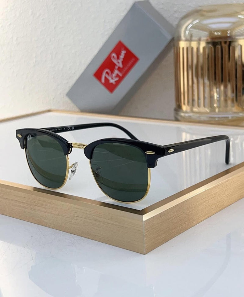 Ray-Ban Clubmaster Classic.